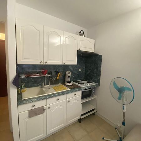 Joli Studio Neuf Av Terrasse A 50 M De La Mer Et Gare Roquebrune-Cap-Martin Eksteriør billede