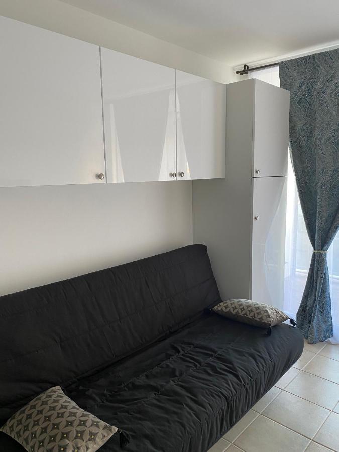 Joli Studio Neuf Av Terrasse A 50 M De La Mer Et Gare Roquebrune-Cap-Martin Eksteriør billede