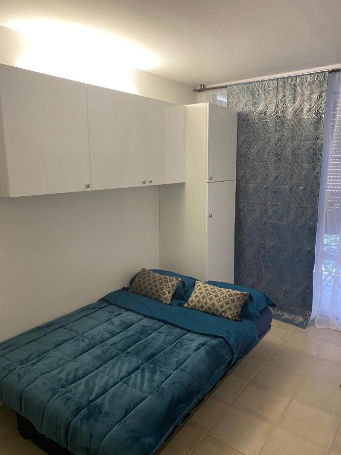 Joli Studio Neuf Av Terrasse A 50 M De La Mer Et Gare Roquebrune-Cap-Martin Eksteriør billede