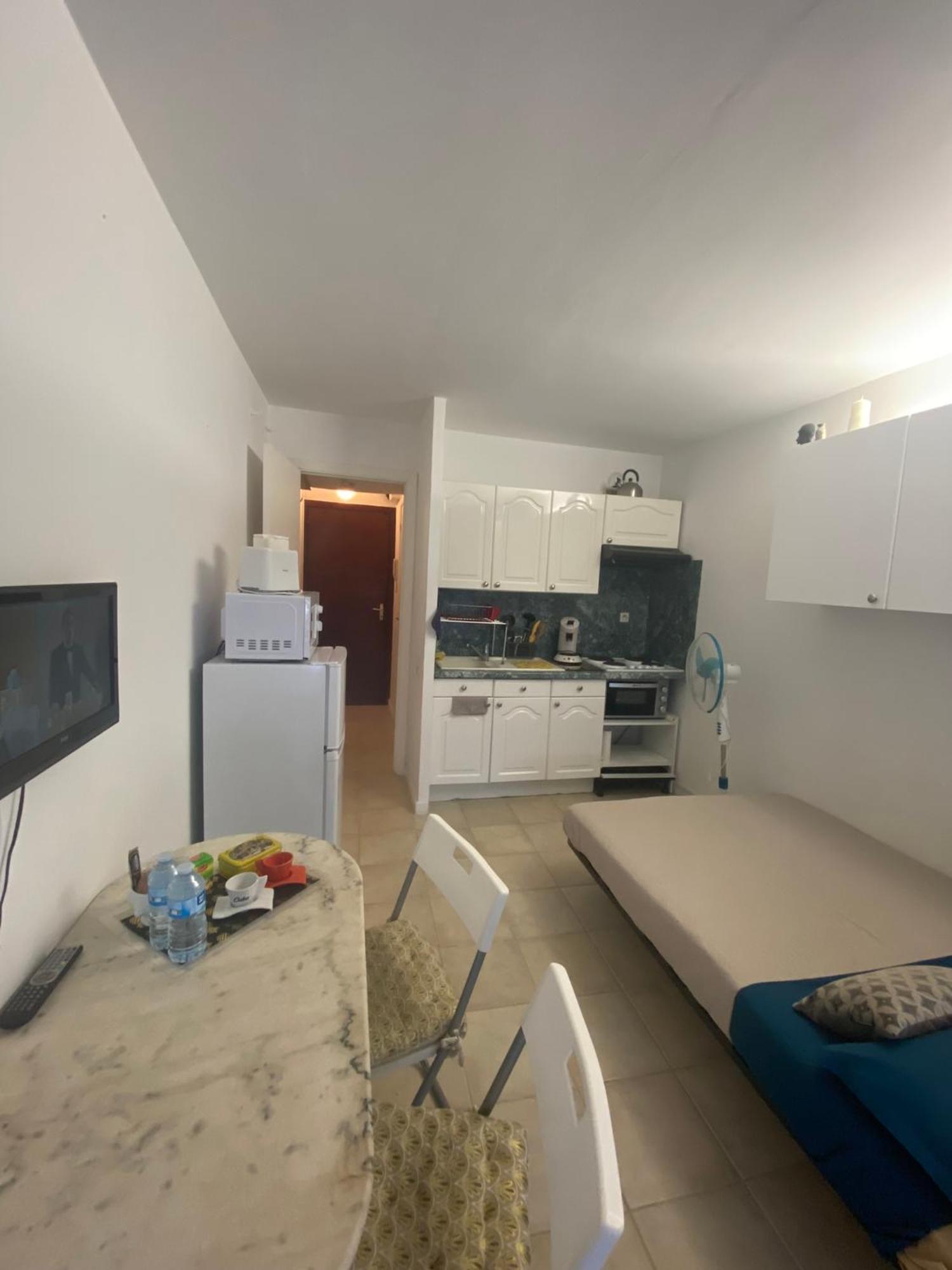 Joli Studio Neuf Av Terrasse A 50 M De La Mer Et Gare Roquebrune-Cap-Martin Eksteriør billede