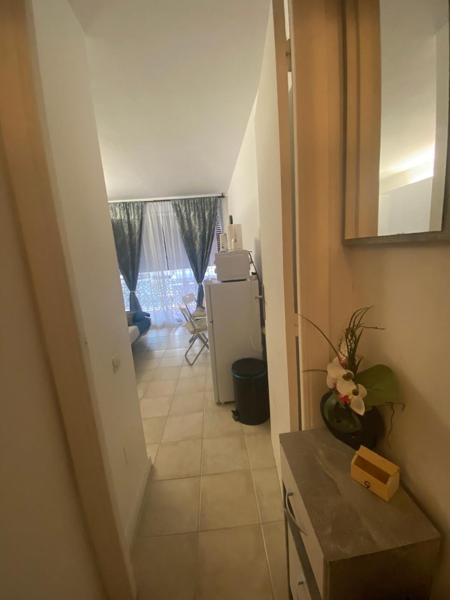 Joli Studio Neuf Av Terrasse A 50 M De La Mer Et Gare Roquebrune-Cap-Martin Eksteriør billede